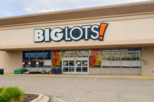 General view of the main entrance to a Big Lots! discount retail store, an American chain specializing in closeout and overstock home goods, Conway, South Carolina, July 28 2026.