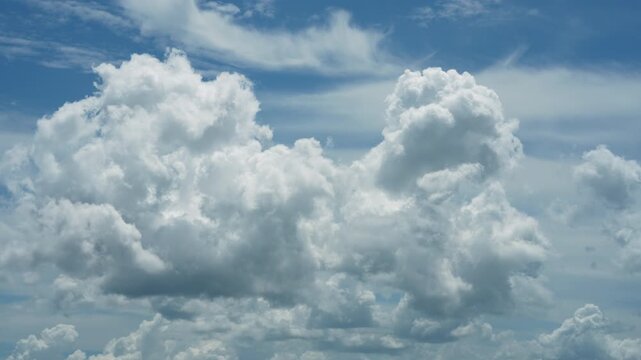 cumulonimbus cloud timelapse (how this towering cumulus builds up so fast in a time-lapse)