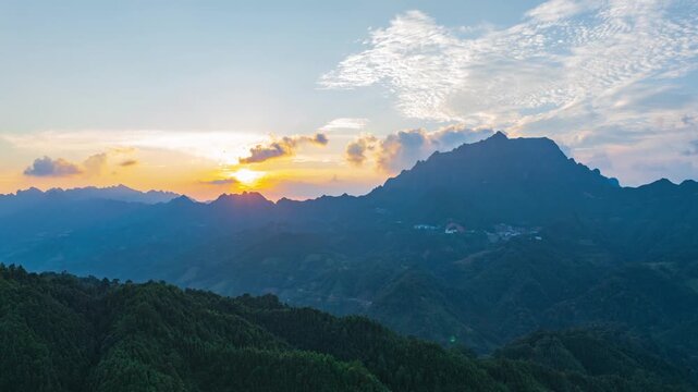 Summer Cloud View of Liuxiang Township, Dayao Mountain, Jinxiu County, Laibin, Guangxi