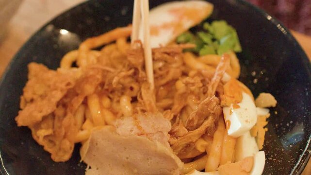 Burmese Nan Gyi Tote Noodle Salad with Thick Rice Noodles