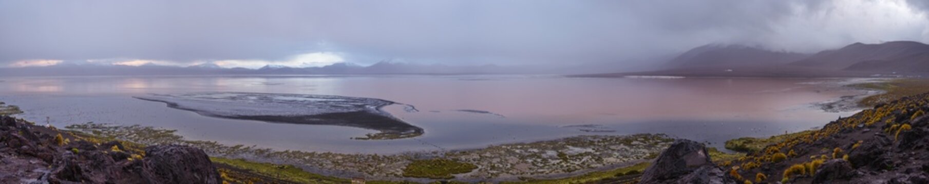 Panoramic view of an altiplano lagoon at dusk, Laguna Colorada, Sud L&iacute;pez, Potos&iacute;, Bolivia