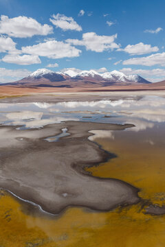 Aerial view of mineral patterns in an altiplano lagoon, Sud L&iacute;pez, Potos&iacute;, Bolivia
