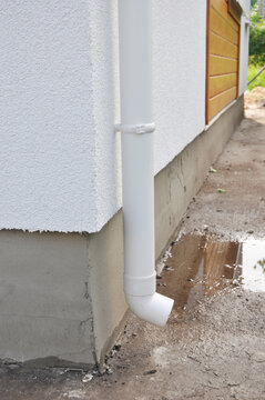 Gutter drainage problems causing water near foundation