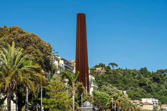 Skulptur Neuf lignes obliques in Nizza