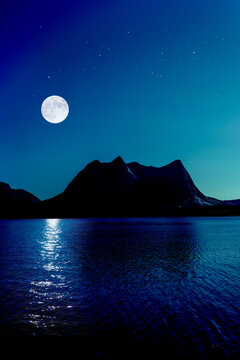 Vollmond am  am Efjord in Norwegen