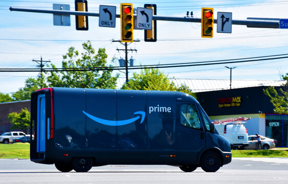 Amazon Prime electric delivery van, Virginia, USA
