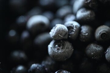 Fresh blueberries isolated on a clean white background, ripe blueberries with natural texture, healthy fresh fruit, minimalist food photography © Petra