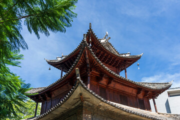 Fototapeta premium Traditional ancient Chinese gate building in Dali ancient town, Yunnan province, China 