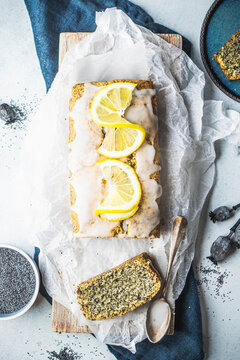 Lemon poppy seed cake