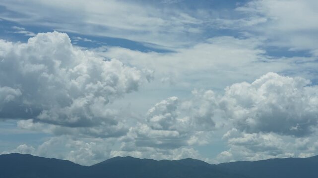 cumulonimbus cloud timelapse (how this towering cumulus builds up so fast in a time-lapse)