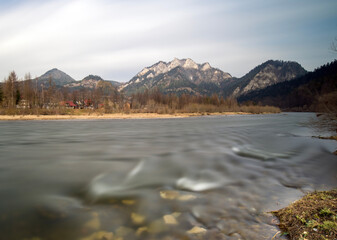 Long exposure view of the Dunajec River and Trzy Korony peaks in Pieniny National Park, Poland © roobcio