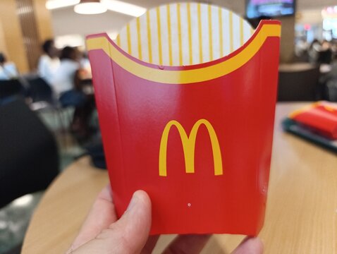 Fast Food - McDonald`s e Bob`s.