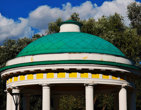 Green circular roof architecture element in city park
