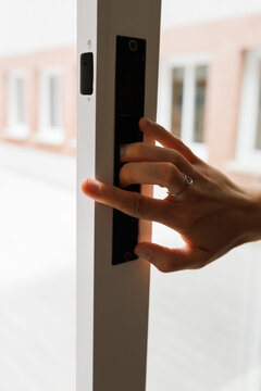Hand opening modern sliding glass door lock