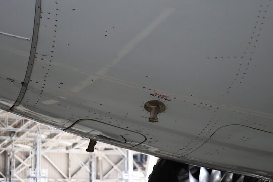 ボーイングB787型機の機首に設置されている着氷を検知するICE DETECTORセンサー