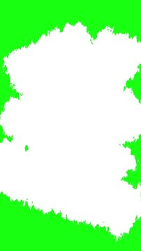 brush transition overlay with alpha channel and green screen vertical. suitable for video editing, motion graphics, transitions, artistic presentations, and creative projects.