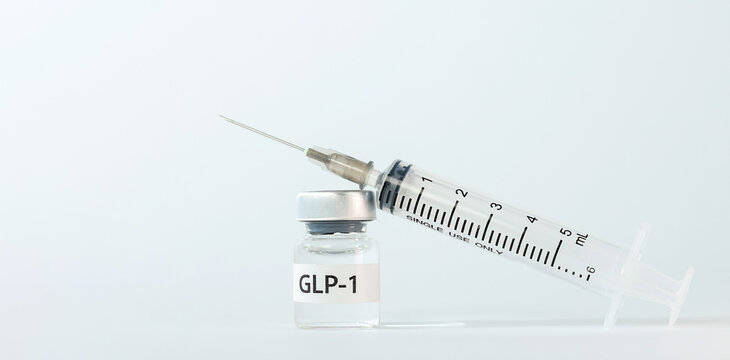 Medical weight loss injection syringe vial, sterile needle with clear liquid for healthcare treatment and laboratory use