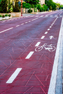 Corso Vittorio Emanuele II Red Carpet Bike Lane With Cycle Symbol Pescara