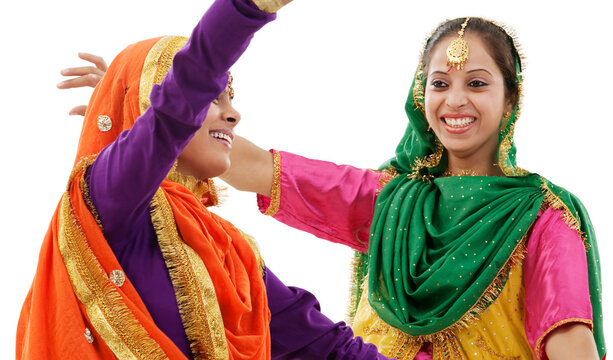 Sikh women dancing 