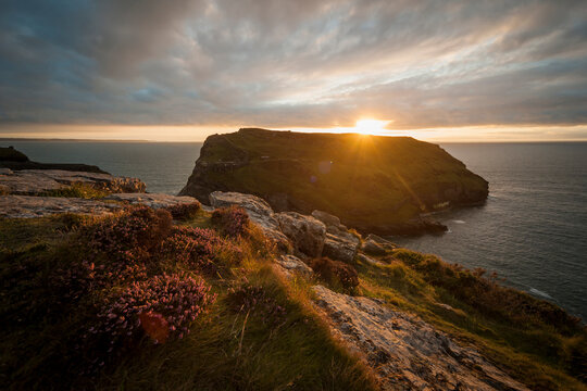 UK, England, Cornwall, Tintagel Castle at the coast