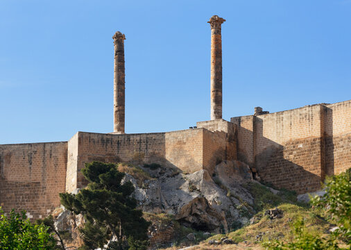 Turkey, Anatolia, Sanliurfa, Urfa Kalesi, ancient columns in the citadel of Urfa