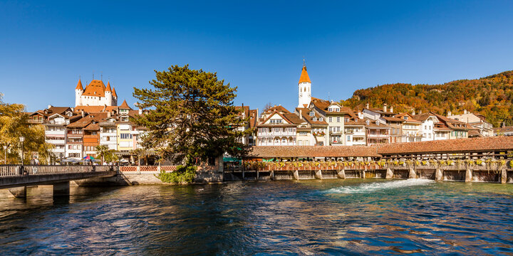 Switzerland, Canton of Bern, Thun, river Aare, old town with parish church, castle and sluice bridge