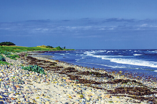 Einsamer Strand nahe Brattingsborg Skov