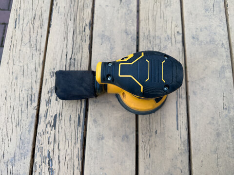 Compact and Efficient Power Sander Ideal for Woodworking and Surface Finishing Projects