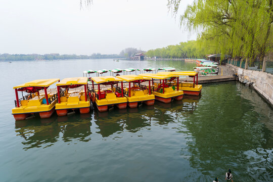 Beihai Park is located in Beijing, China.