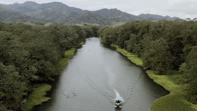 R&iacute;o en Yojoa