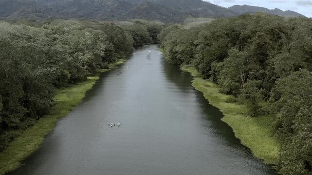 R&iacute;o en Yojoa