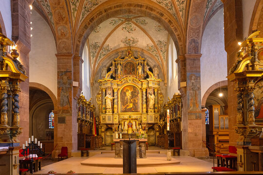 Altarraum der Kirche von Kloster Steinfeld in der Eifel