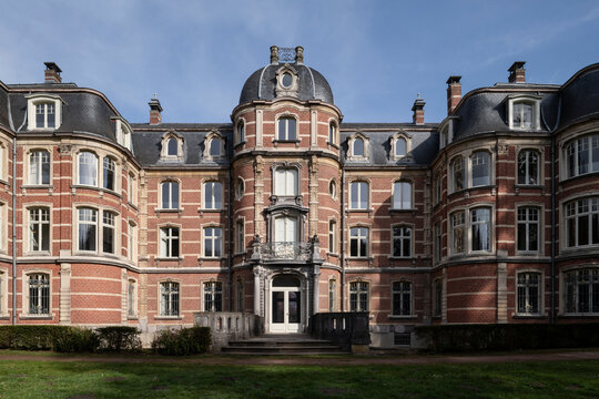 facade of castle
