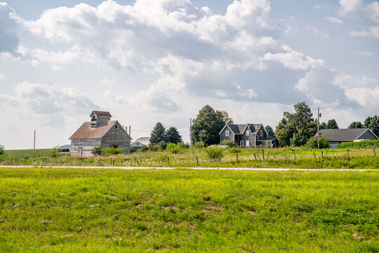 midwestern barn