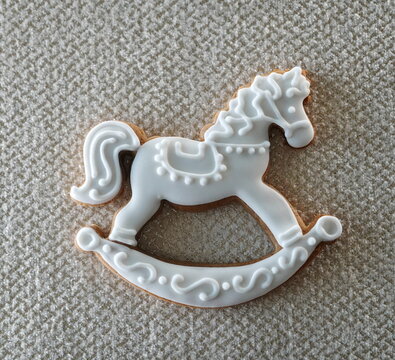 Christmas Rocking Horse Gingerbread Cookies With Snowflakes