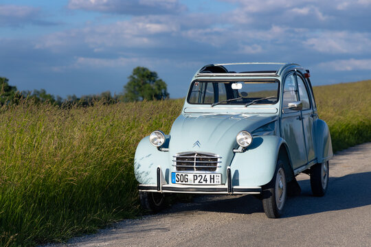 Citro&euml;n 2CV, genannt "Die Ente" aus 1969