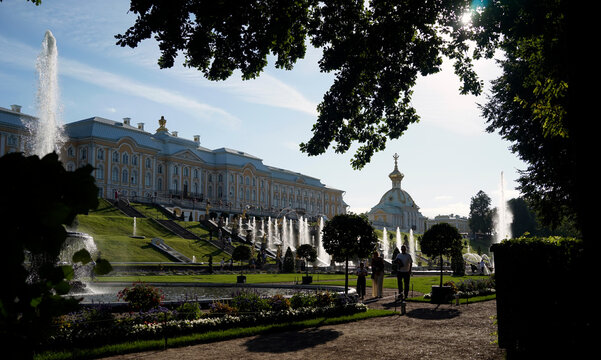 Russia, Peterhof State Museum‑Reserve &ndash; August 5, 2026: Peterhof is one of the largest palace and park complexes in Russia, a state museum‑reserve whose main symbols are its magnificent fountains.