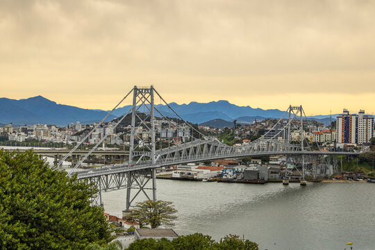 Panoramic view of Herc&iacute;lio Luz Bridge, Florian&oacute;polis city and mountains in Brazil