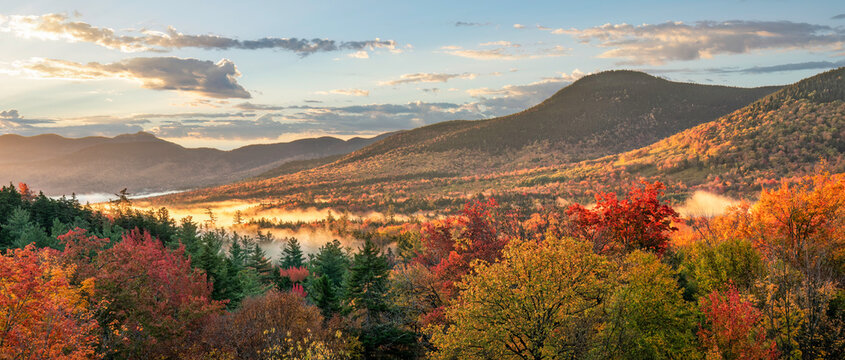 Autumn sunrise at the Sugar Hill Overlook on the Kancamagus Highway scenic drive - New Hampshire