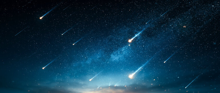 夏の夜空を彩るペルセウス座流星群と天の川