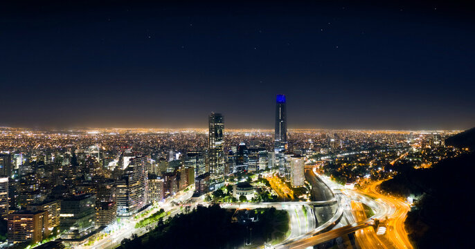 Foto Santiago de Noche, Chile 11