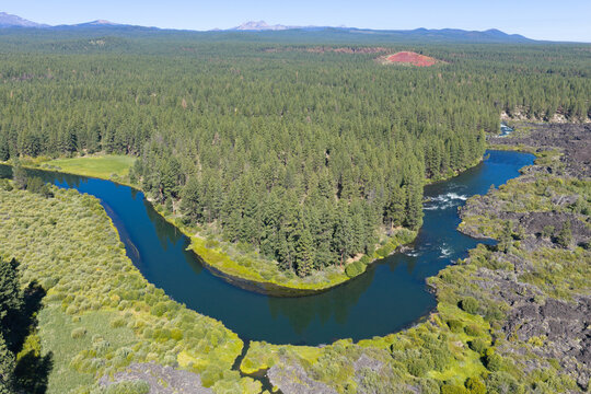 The scenic Deschutes River is a scenic 252-mile tributary of the Columbia River in Central Oregon. It flows through Bend and offers whitewater kayaking, rafting, paddle boarding, and great fishing.