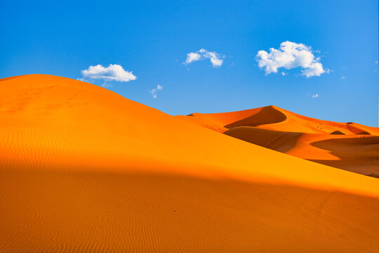 灼熱のサハラ砂漠と雲合成