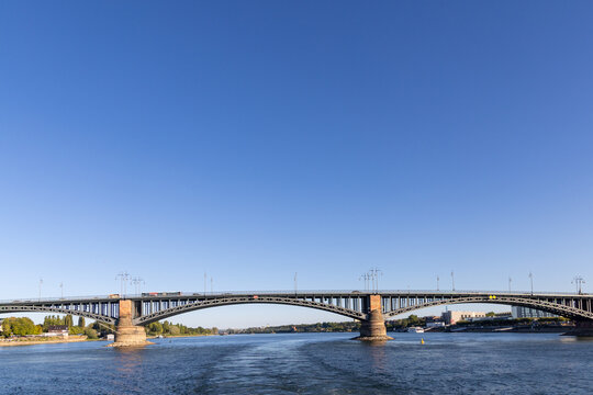 Theodor Heuss bridge in Mainz spanning river Rhine, Mainz