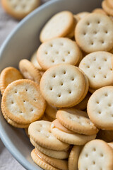 Naklejka premium Savory Peanut Butter Cracker Sandwiches