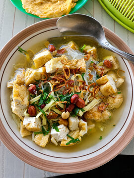 Bakmi Toprak, Traditional Indonesian Broth Noodle Soup
