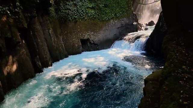 夏の菊池渓谷　逢ぞめの滝