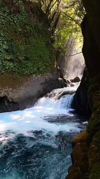 夏の菊池渓谷　逢ぞめの滝
