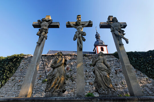 Germany, Bavaria, Franconia, Grabfeld, Rhoen, Heustreu, Michaelsberg, View of crosses with statues
