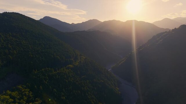 Sunset Light Streaming through the Mountains toward Hosshinmon-oji, Nakahechi Route, Kumano Kodo, Hongu-cho, Tanabe, Wakayama, Japan　熊野古道 中辺路「山あいに差し込む夕陽 発心門王子方面」和歌山県田辺市本宮町
